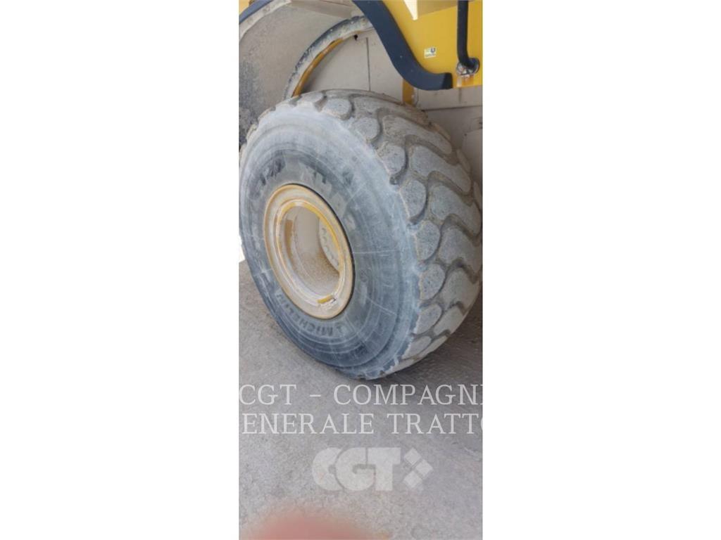 CAT 972M XE Kolesni nakladalci