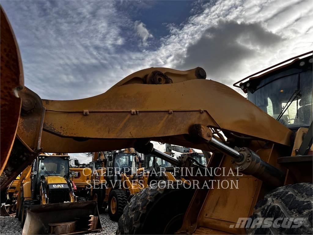 CAT 972MXE Kolesni nakladalci