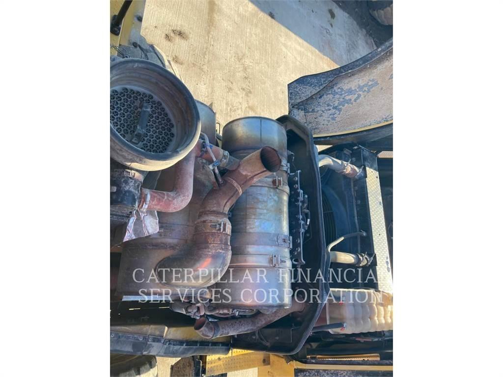 CAT 972MXE Kolesni nakladalci