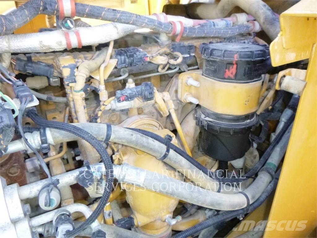 CAT 972MXE Kolesni nakladalci