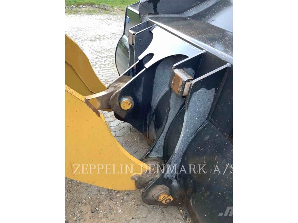 CAT 972MXE Kolesni nakladalci