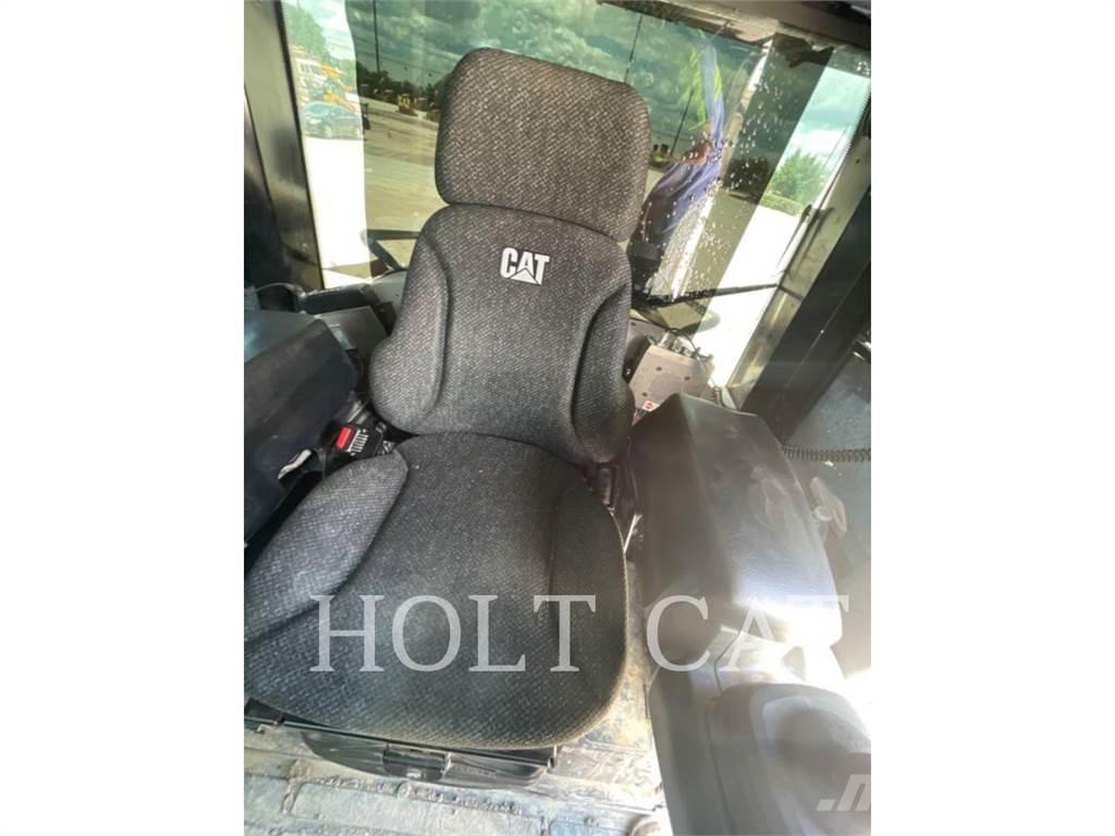 CAT 973K Nakladalci goseničarji