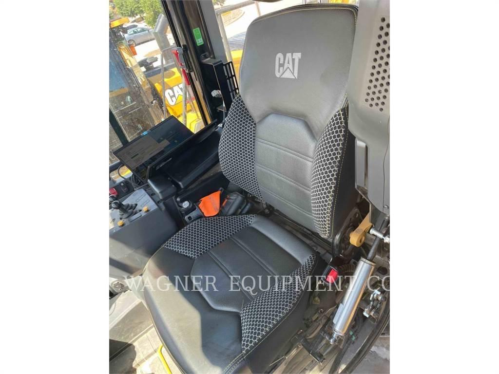 CAT 980 Kolesni nakladalci