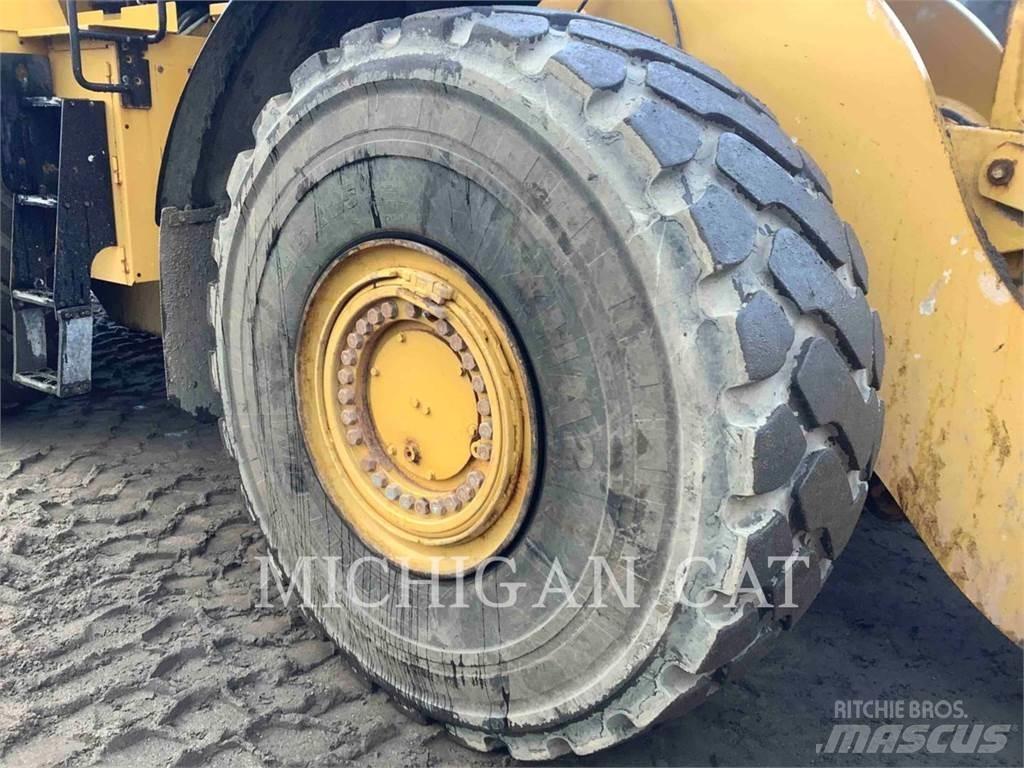 CAT 980 Kolesni nakladalci