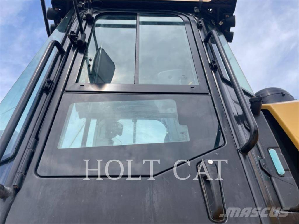CAT 980 Kolesni nakladalci