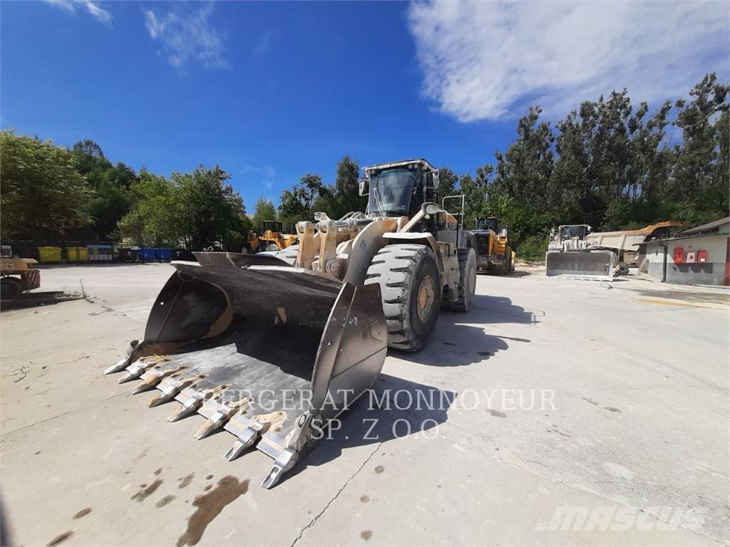 CAT 980 Kolesni nakladalci