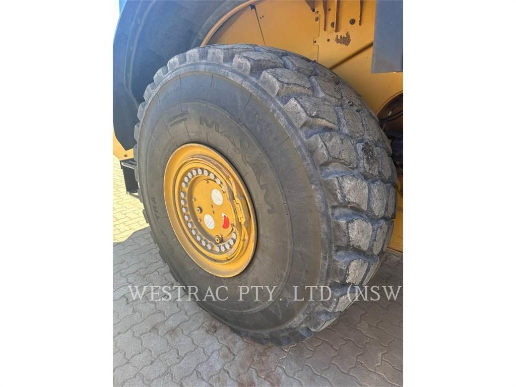 CAT 980-14 Kolesni nakladalci