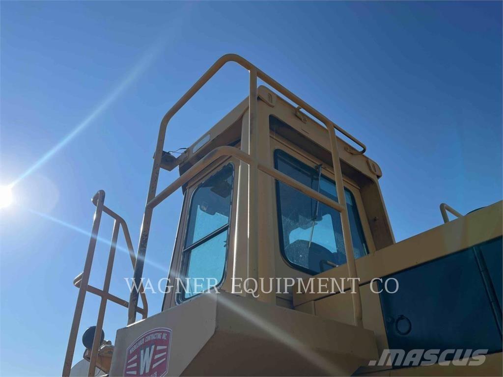 CAT 980C Kolesni nakladalci