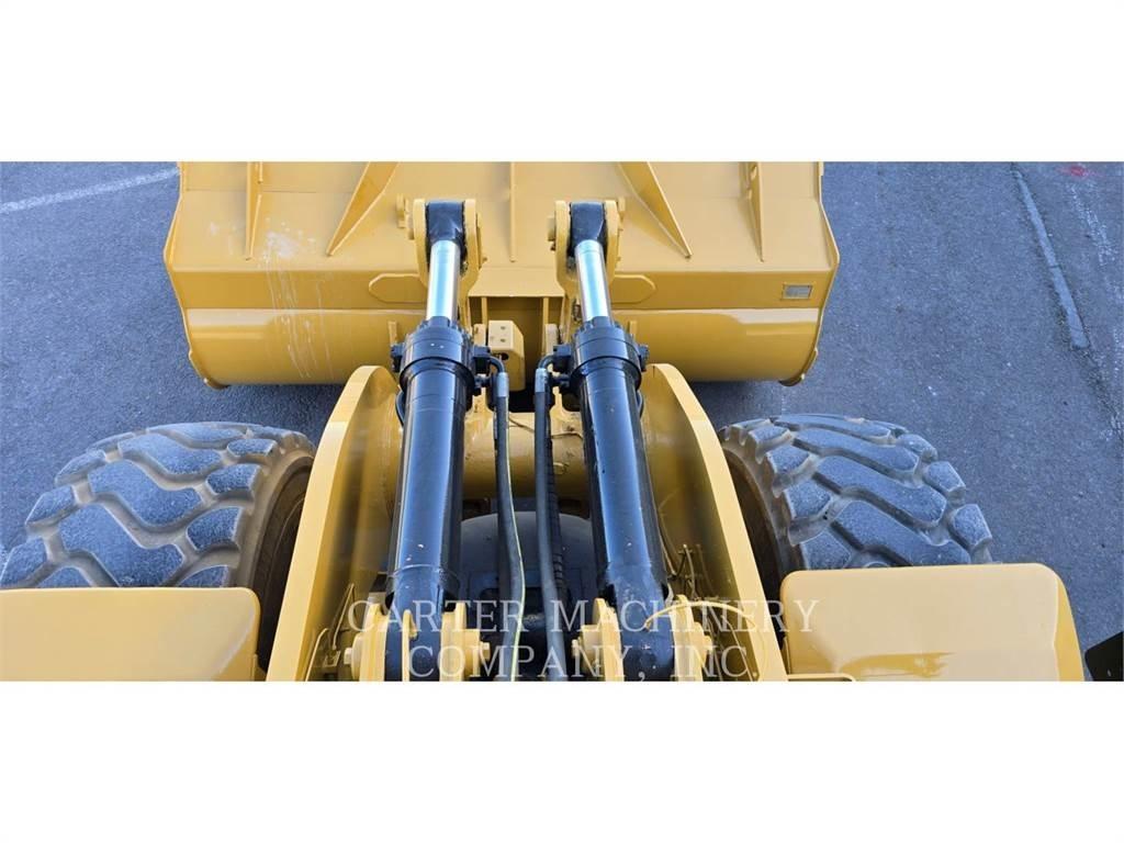 CAT 980K RBLD Kolesni nakladalci