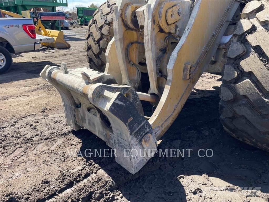 CAT 980M Kolesni nakladalci