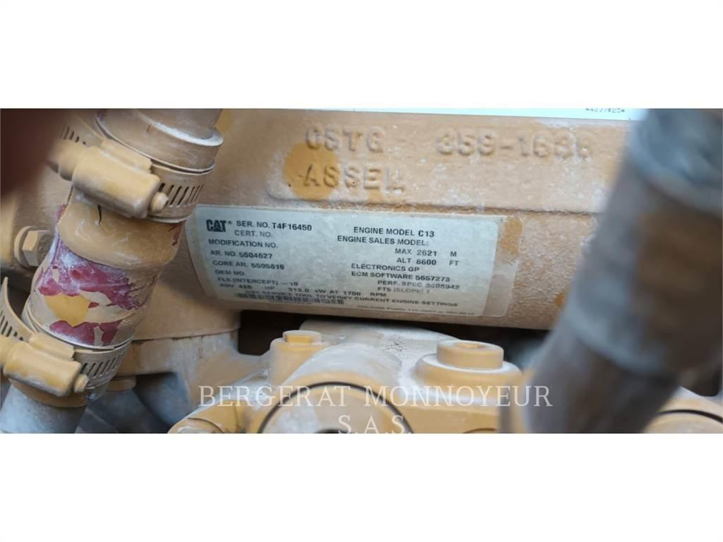 CAT 980M Kolesni nakladalci