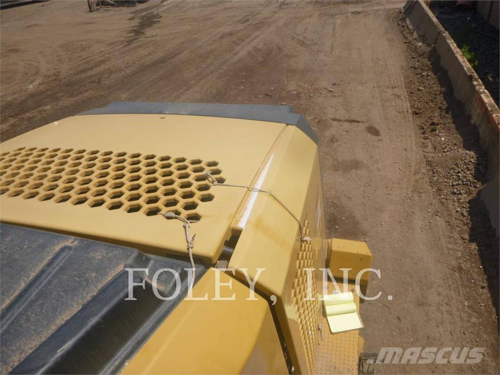 CAT 980M Kolesni nakladalci