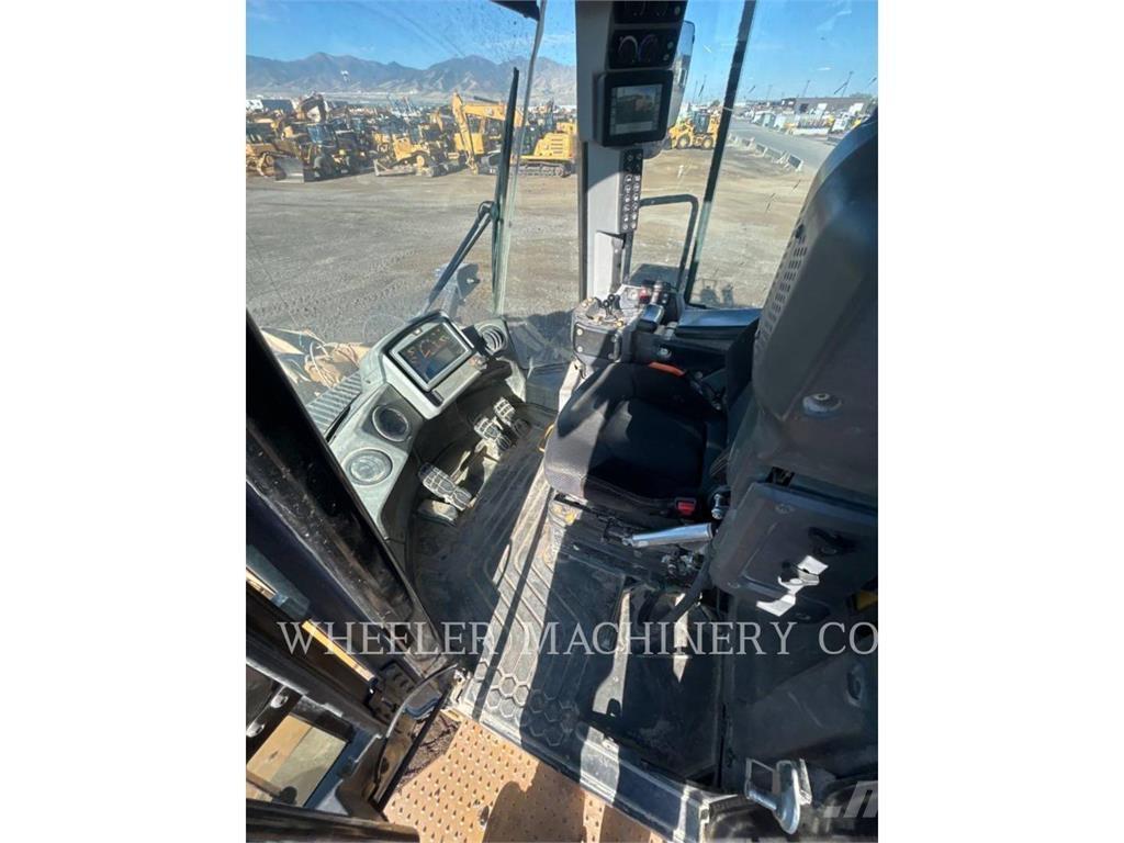 CAT 980M Kolesni nakladalci