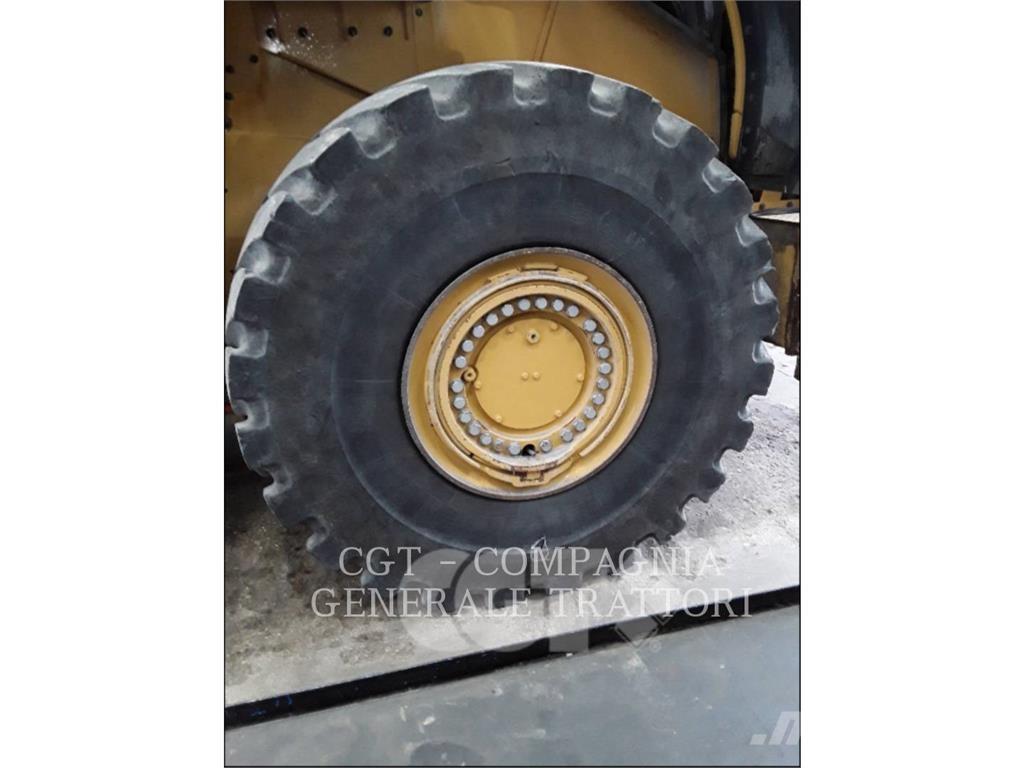 CAT 980XE Kolesni nakladalci