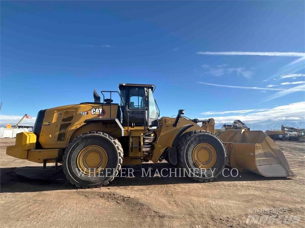 CAT 982 Kolesni nakladalci