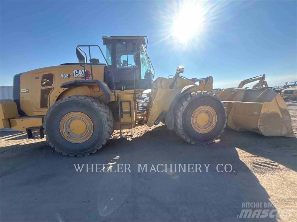 CAT 982 Kolesni nakladalci
