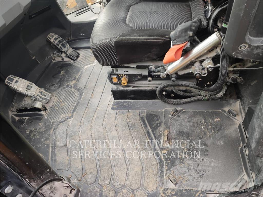 CAT 982-14XE Kolesni nakladalci