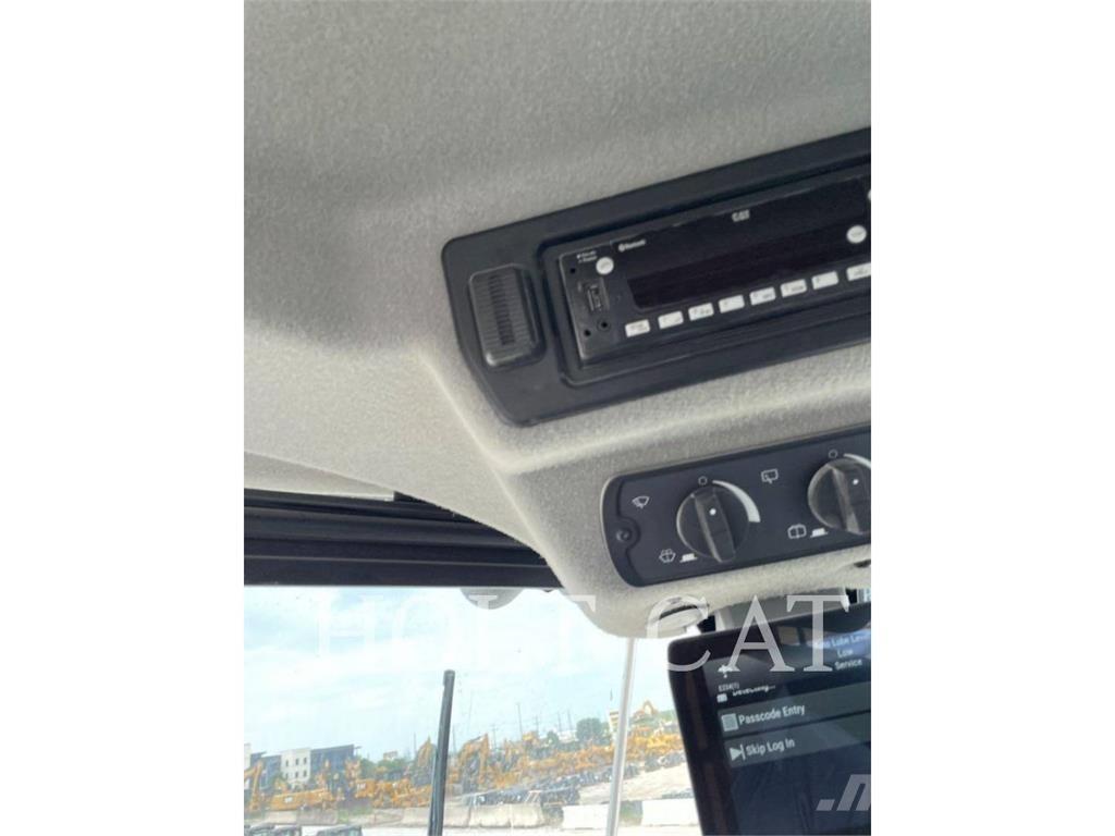 CAT 982 XE Kolesni nakladalci