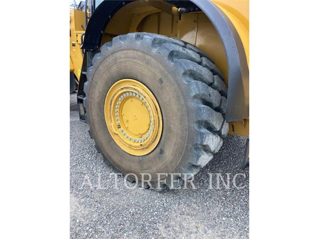 CAT 982M Kolesni nakladalci