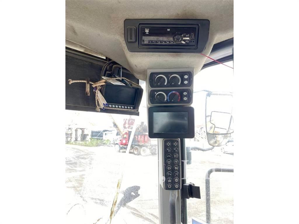 CAT 982M Kolesni nakladalci