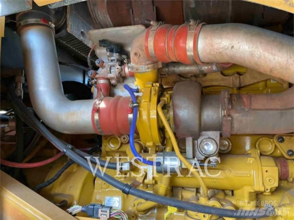 CAT 982M Kolesni nakladalci
