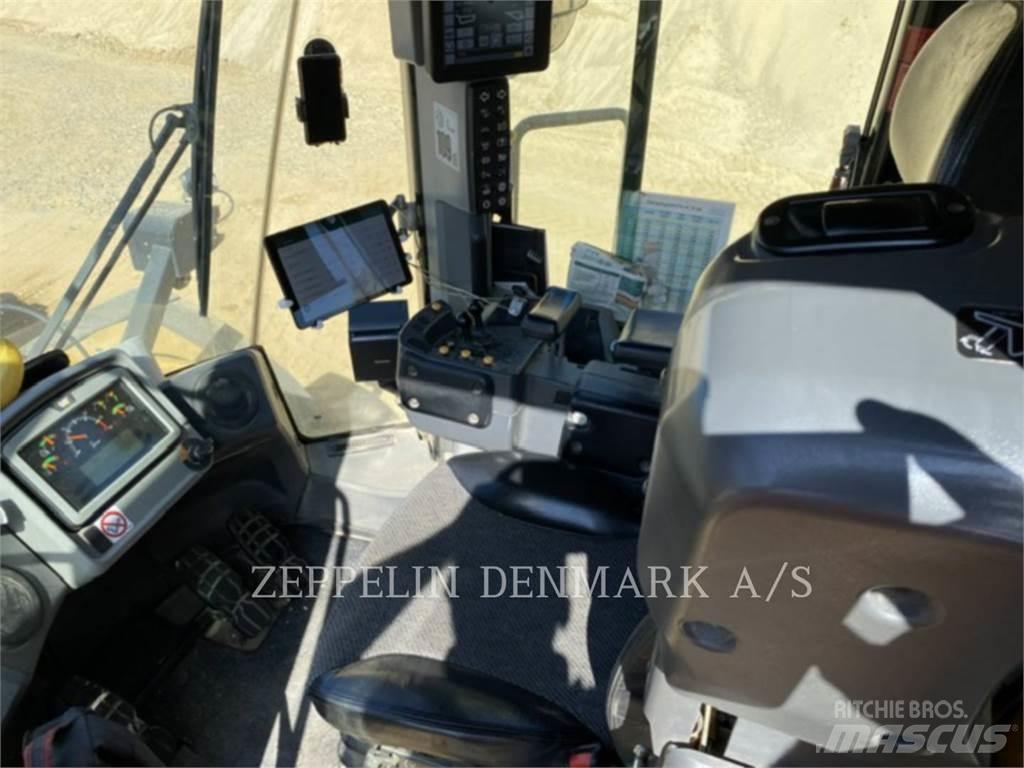 CAT 982M Kolesni nakladalci
