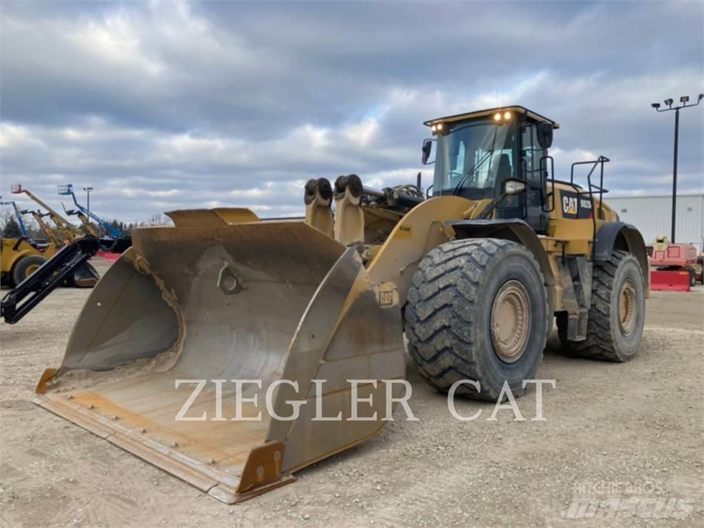 CAT 982M Kolesni nakladalci