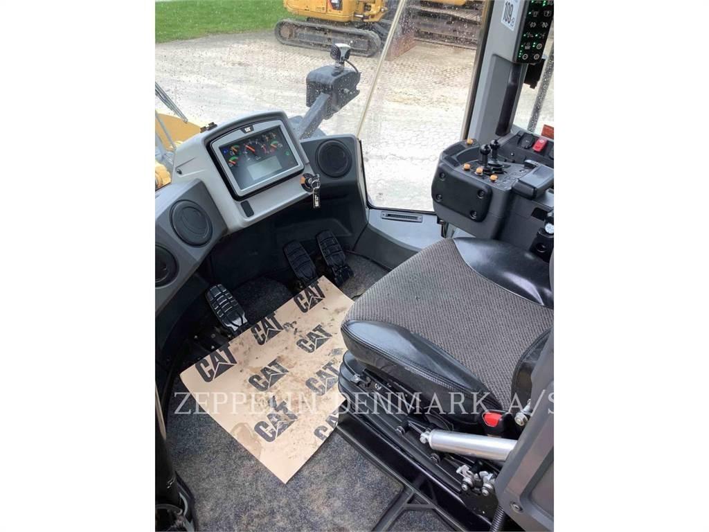 CAT 982M Kolesni nakladalci