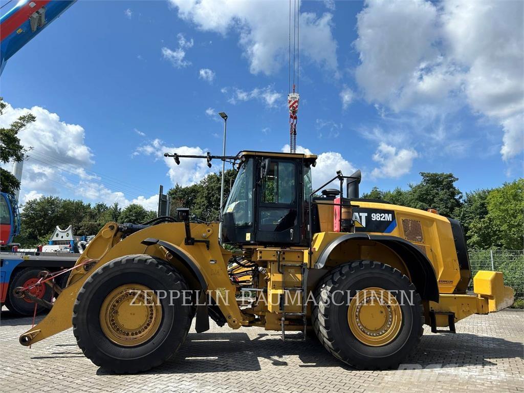 CAT 982M Kolesni nakladalci
