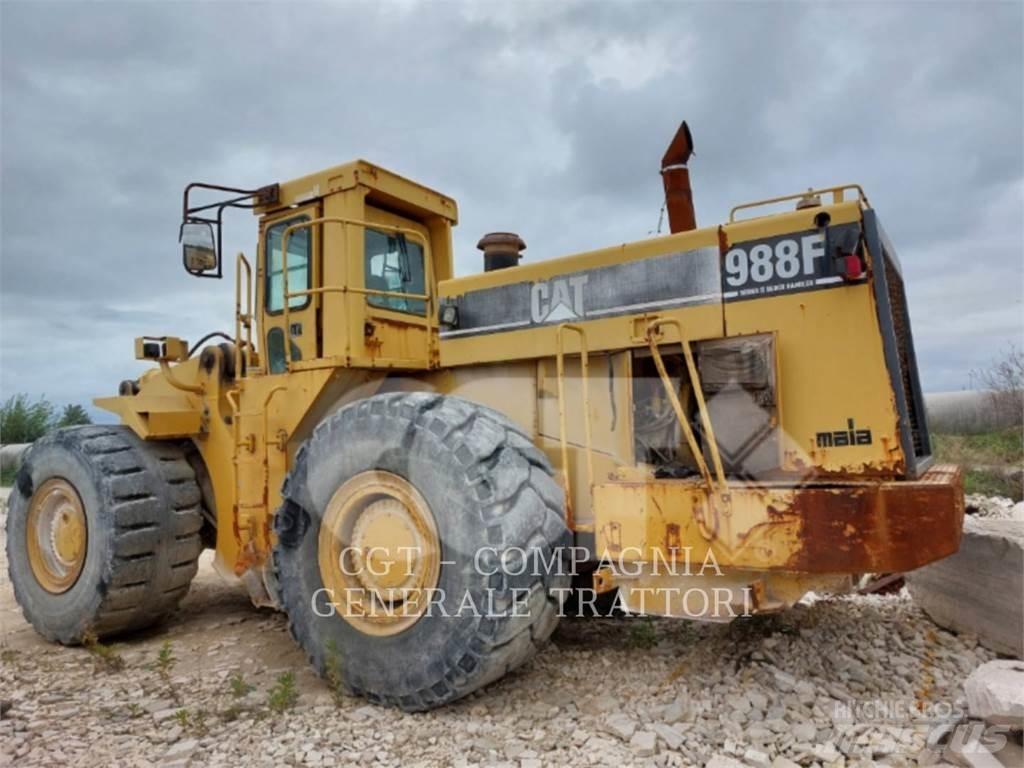 CAT 988 Kolesni nakladalci