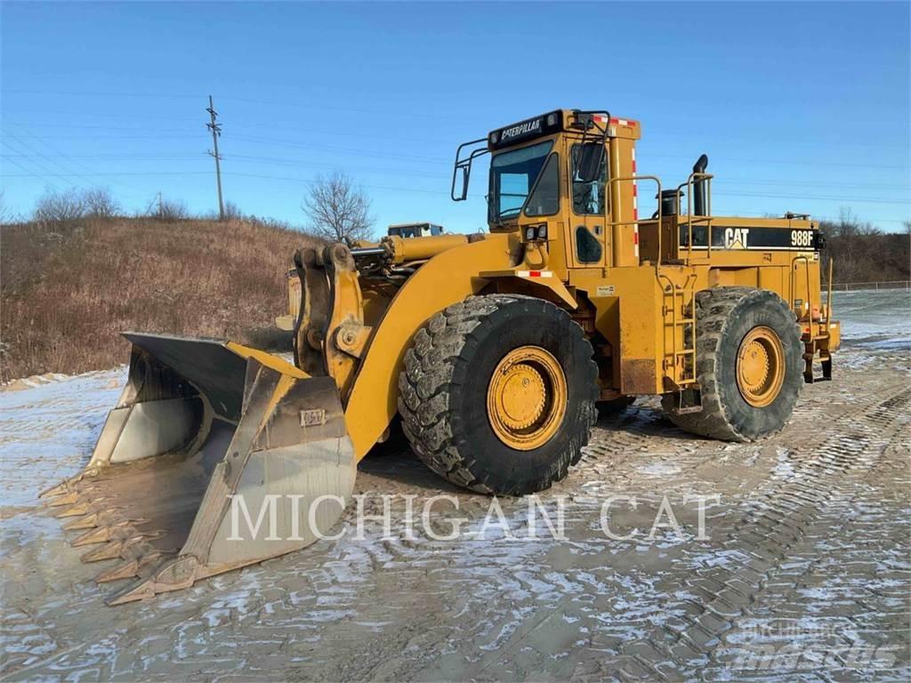 CAT 988F Kolesni nakladalci