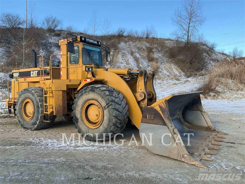 CAT 988F Kolesni nakladalci
