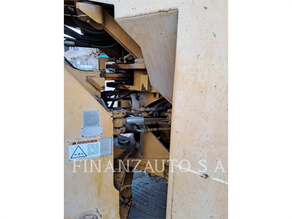 CAT 988F Kolesni nakladalci