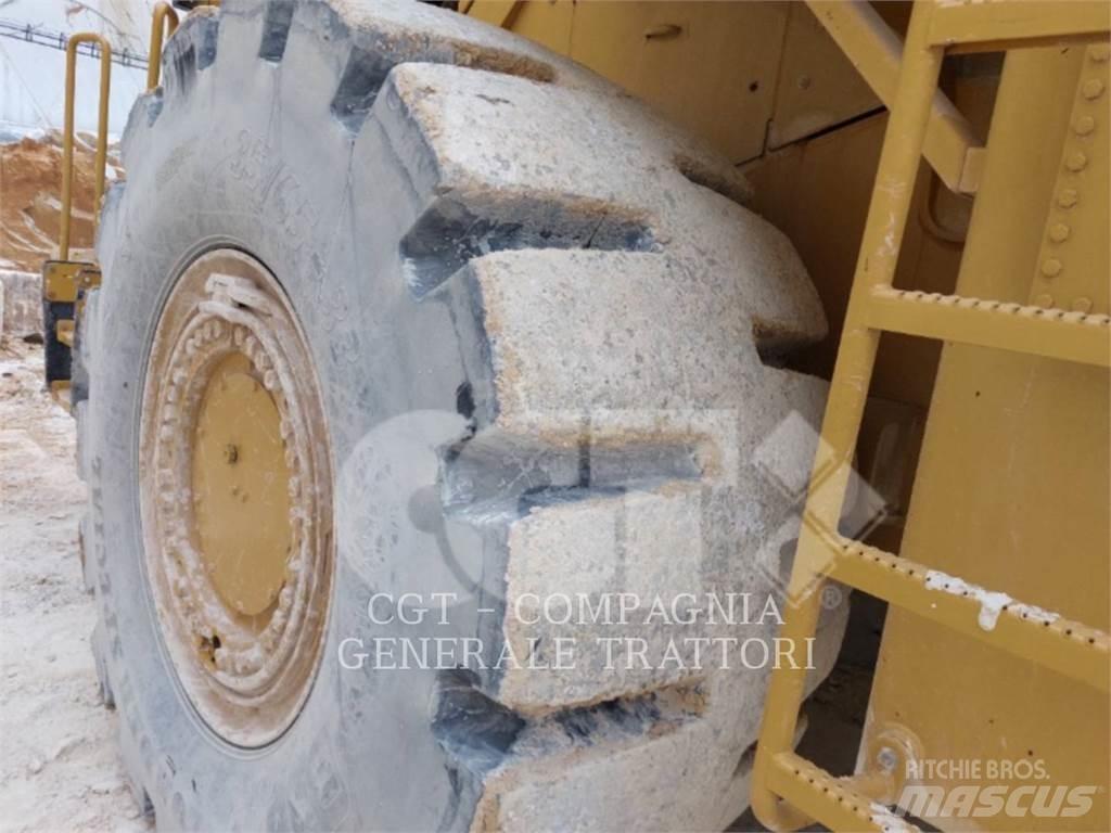 CAT 988G Kolesni nakladalci
