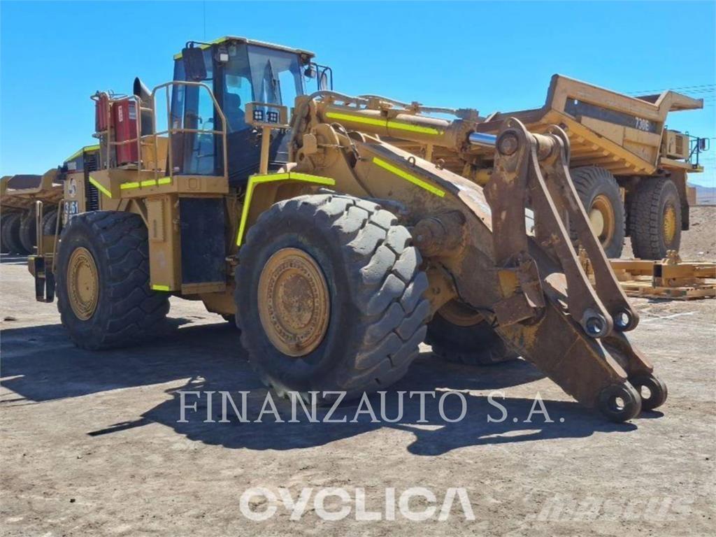 CAT 988G Kolesni nakladalci