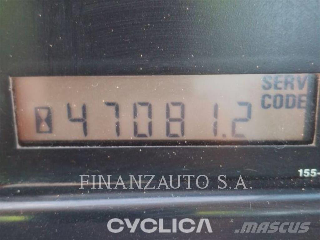 CAT 988G Kolesni nakladalci