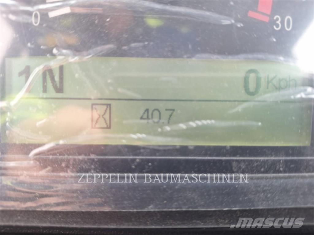 CAT 988GC Kolesni nakladalci