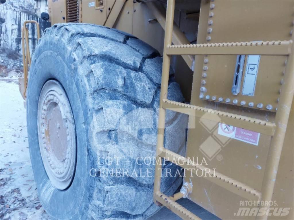 CAT 988H Kolesni nakladalci