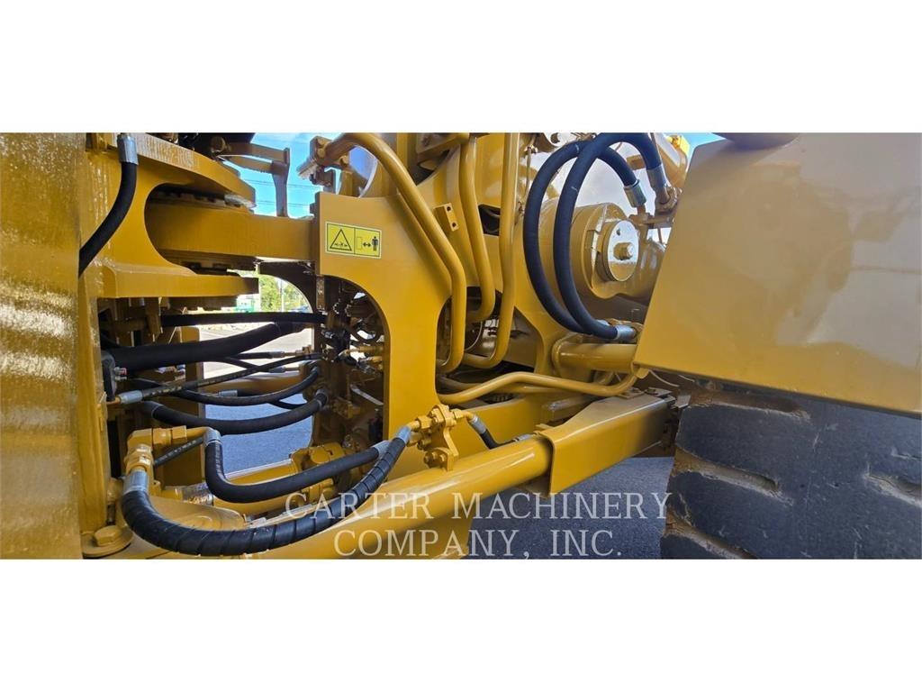CAT 988H RBLD Kolesni nakladalci