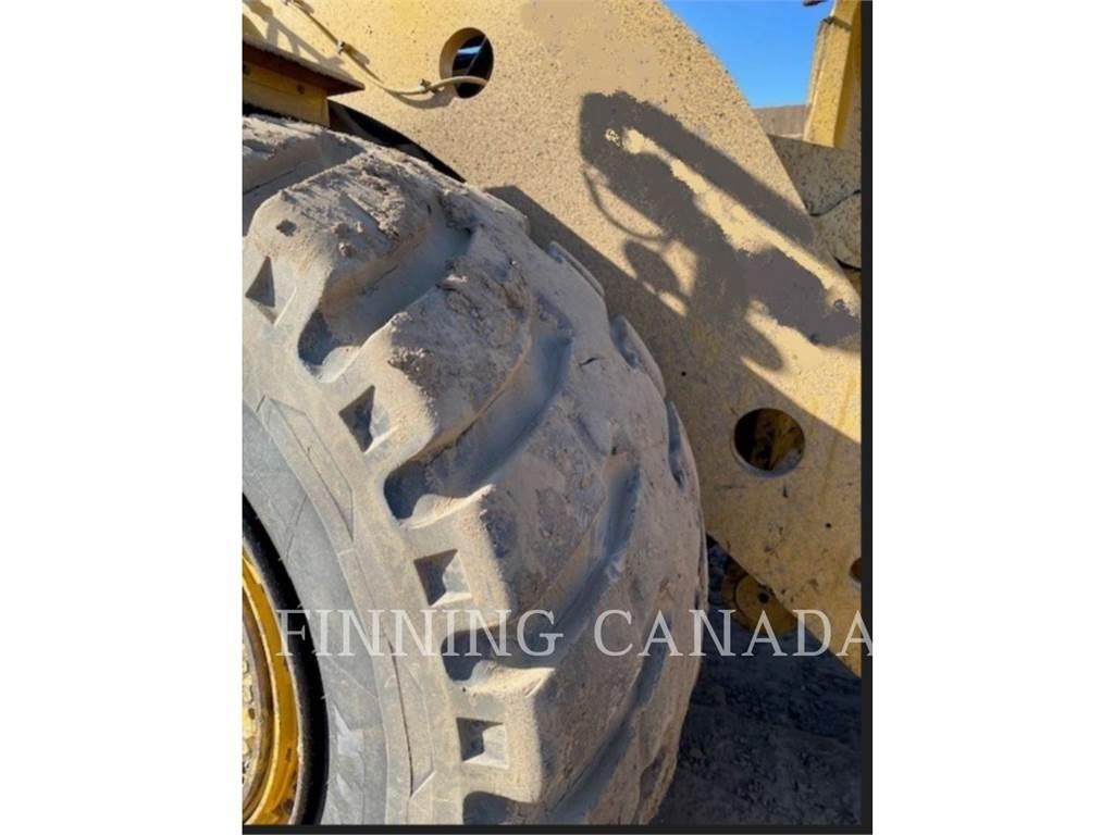 CAT 988K Kolesni nakladalci