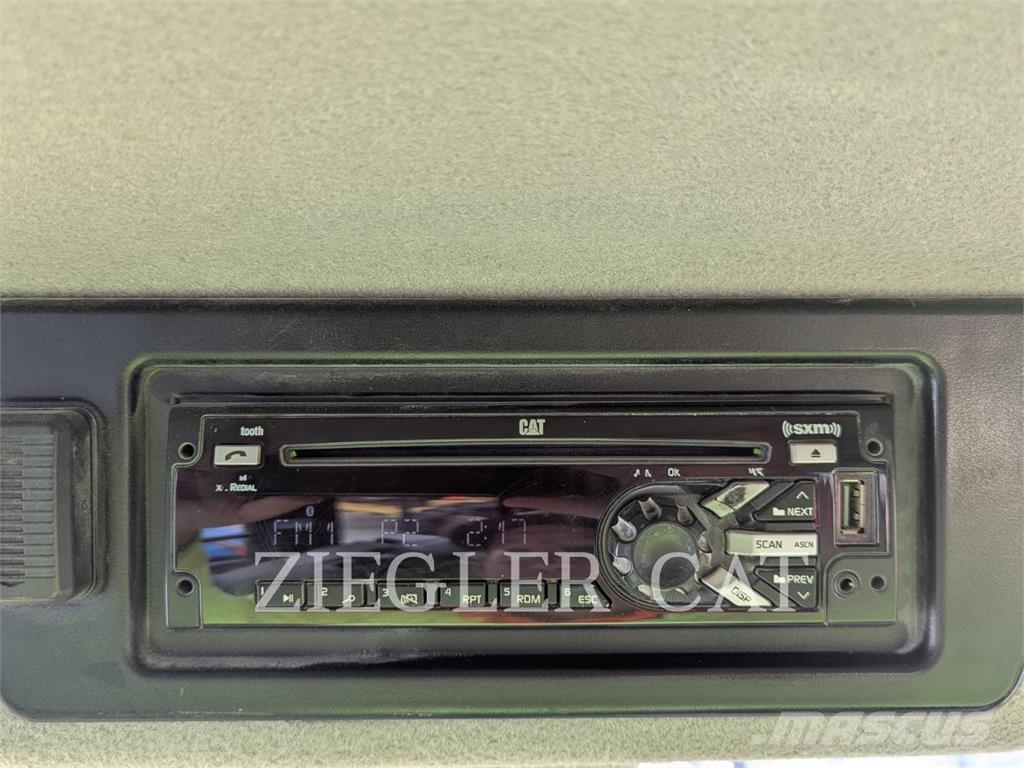 CAT 988K Kolesni nakladalci