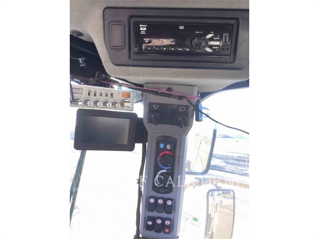 CAT 988K Kolesni nakladalci