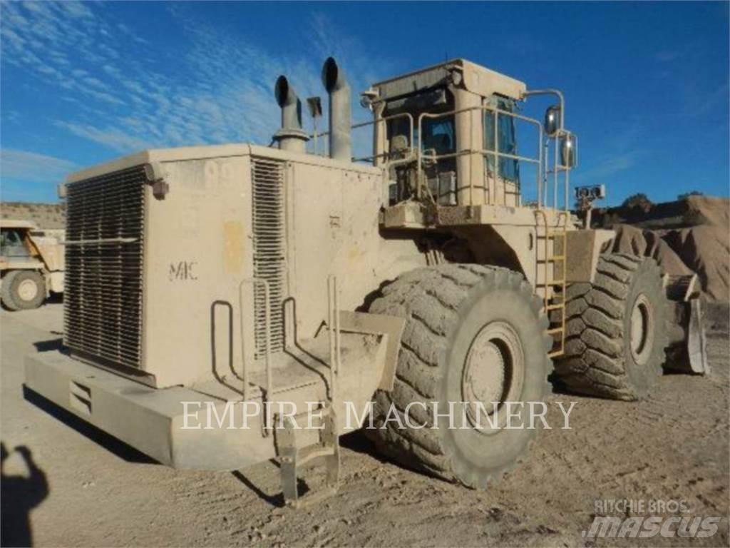 CAT 990 Kolesni nakladalci