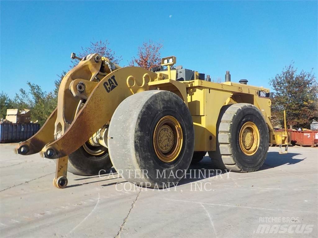 CAT 990 Kolesni nakladalci