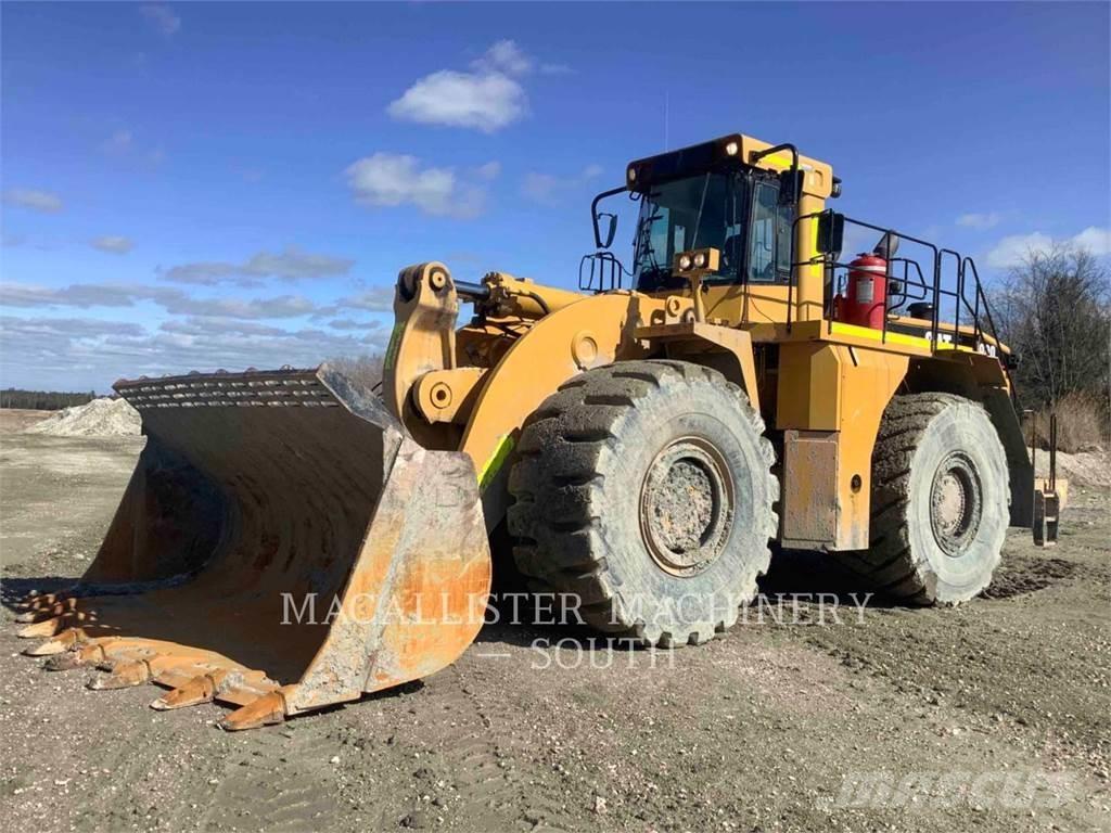 CAT 990 Kolesni nakladalci