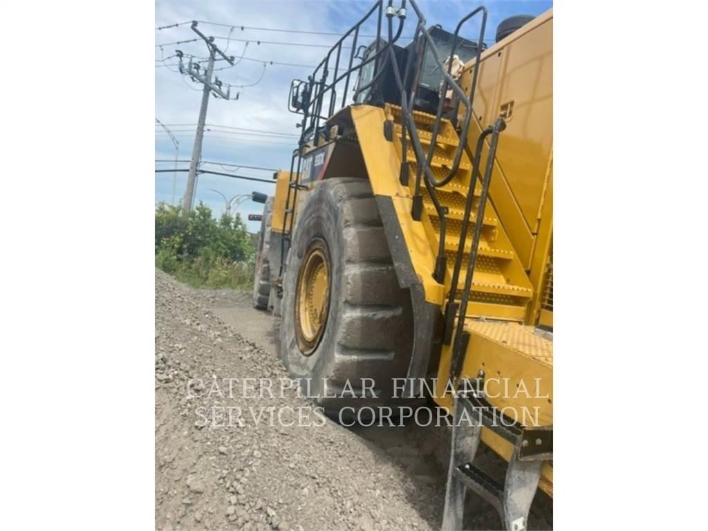 CAT 990K Kolesni nakladalci