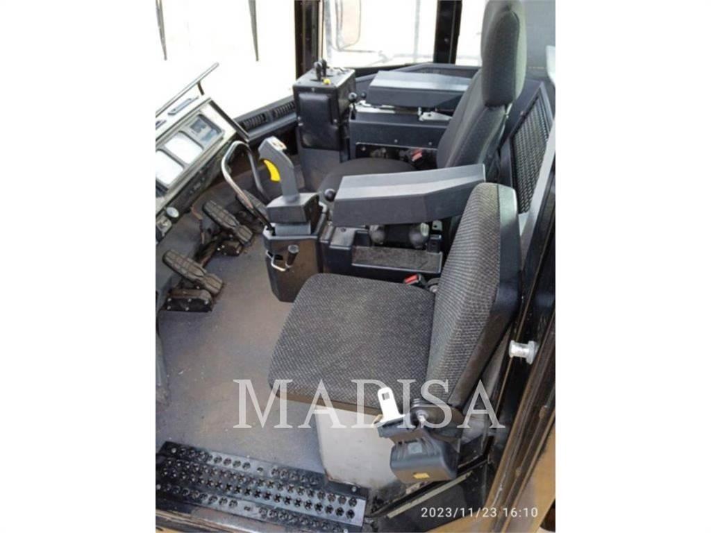 CAT 992 K Kolesni nakladalci