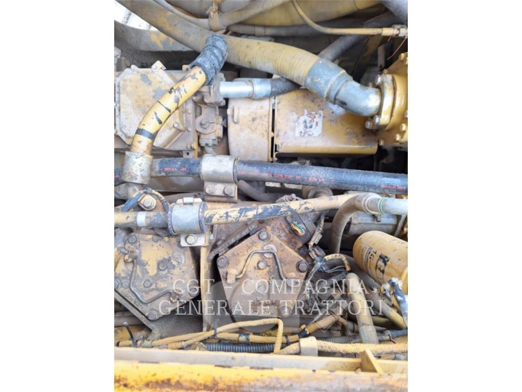 CAT 992G Kolesni nakladalci