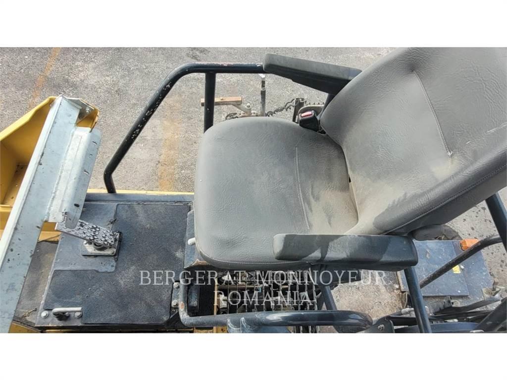 CAT AP-655D Asfaltni finišerji