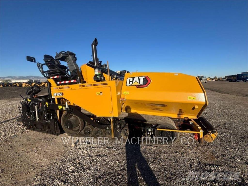 CAT AP1055 Asfaltni finišerji
